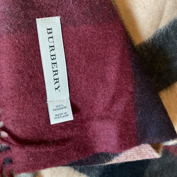 BURBERRY Claret Check 100% Cashmere Scarf, 200x36 cm, Authentic (final sale) - Picture 8 of 14